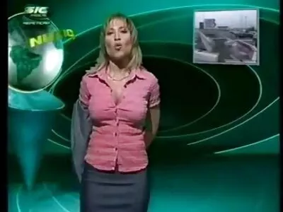 الفاخرة المثير سحاق مدبلج جيسا رودس الحمار مارس الجنس من قبل سائقها