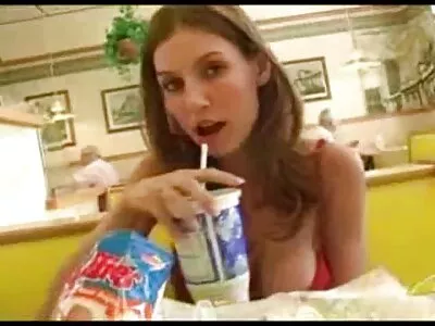 يضطر شاب شقراء شاحب ليمارس الجنس مع أخيها فيلم سكس مدبلج