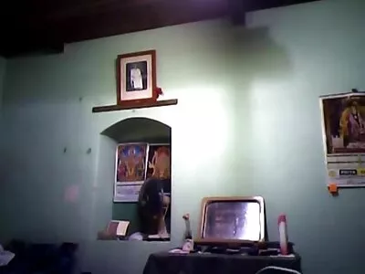 ينتهي الأمر بفتاة لا تشبع Ambika Gold مع اختراق سيكس مدبلج مزدوج
