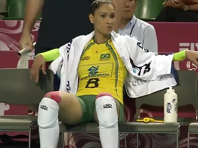 سيطرت زوجة اباحي مدبلج الأب في فيديو جنس عائلي فاضح
