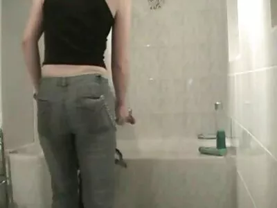 الحصول على حفر عميق في سن المراهقة سكس عالمي مدبلج فقاعة بعقب المدبوغة